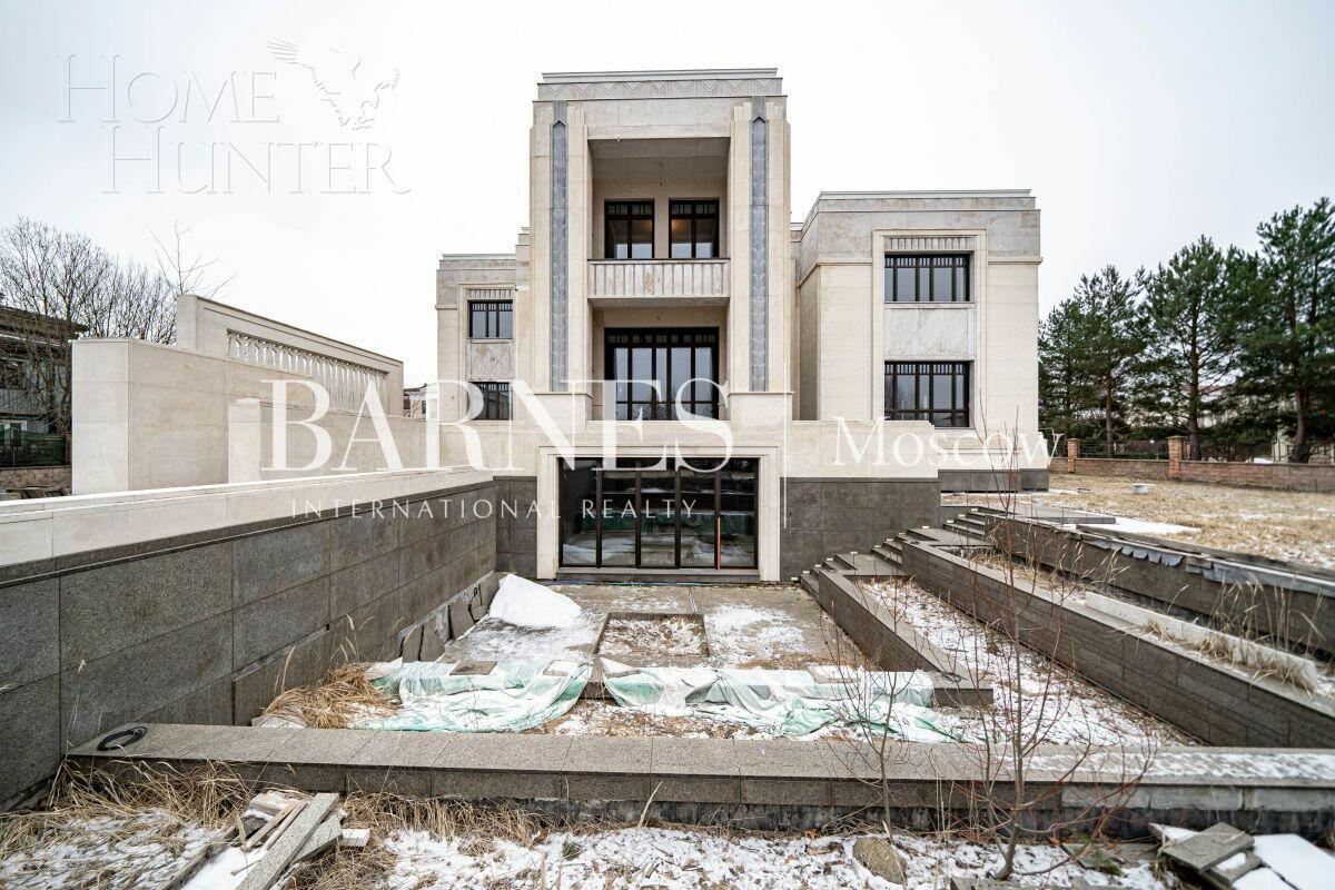 2-этажный коттедж 1 244 м² с отделкой