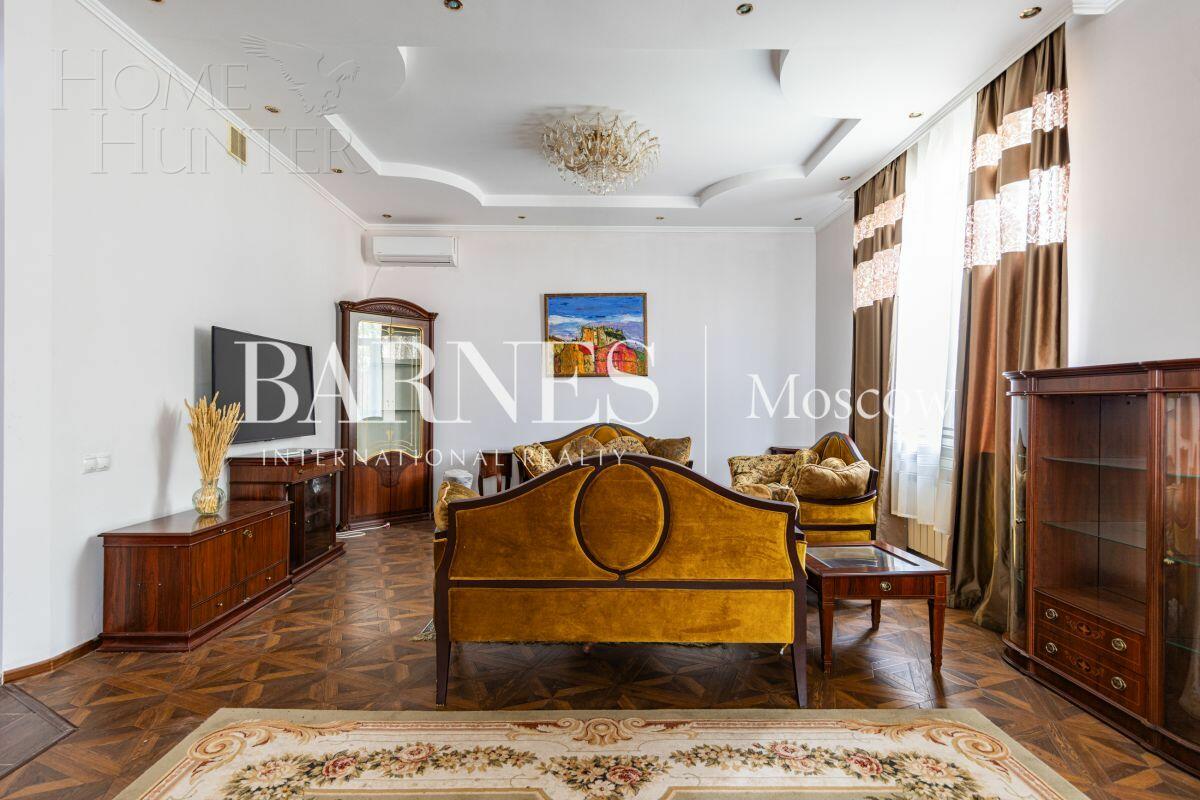 2-этажный коттедж 320 м² с отделкой