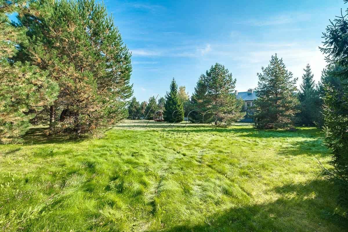 Участок 61.1 сот. в охраняемом поселке