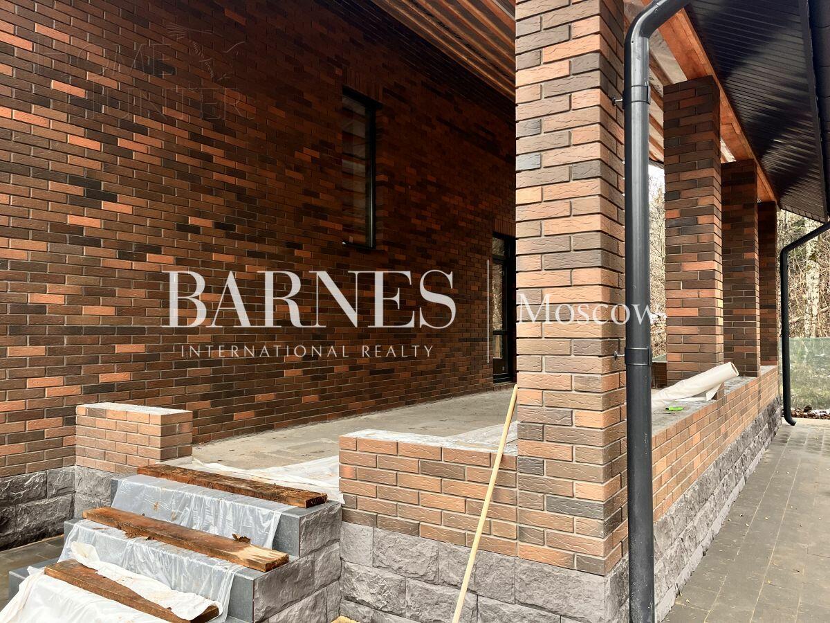 2-этажный коттедж 300 м² без отделки