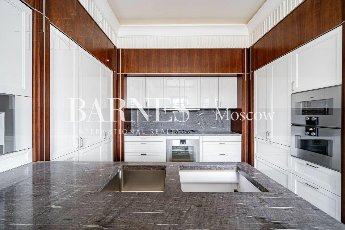 2-этажный коттедж 1 244 м² с отделкой