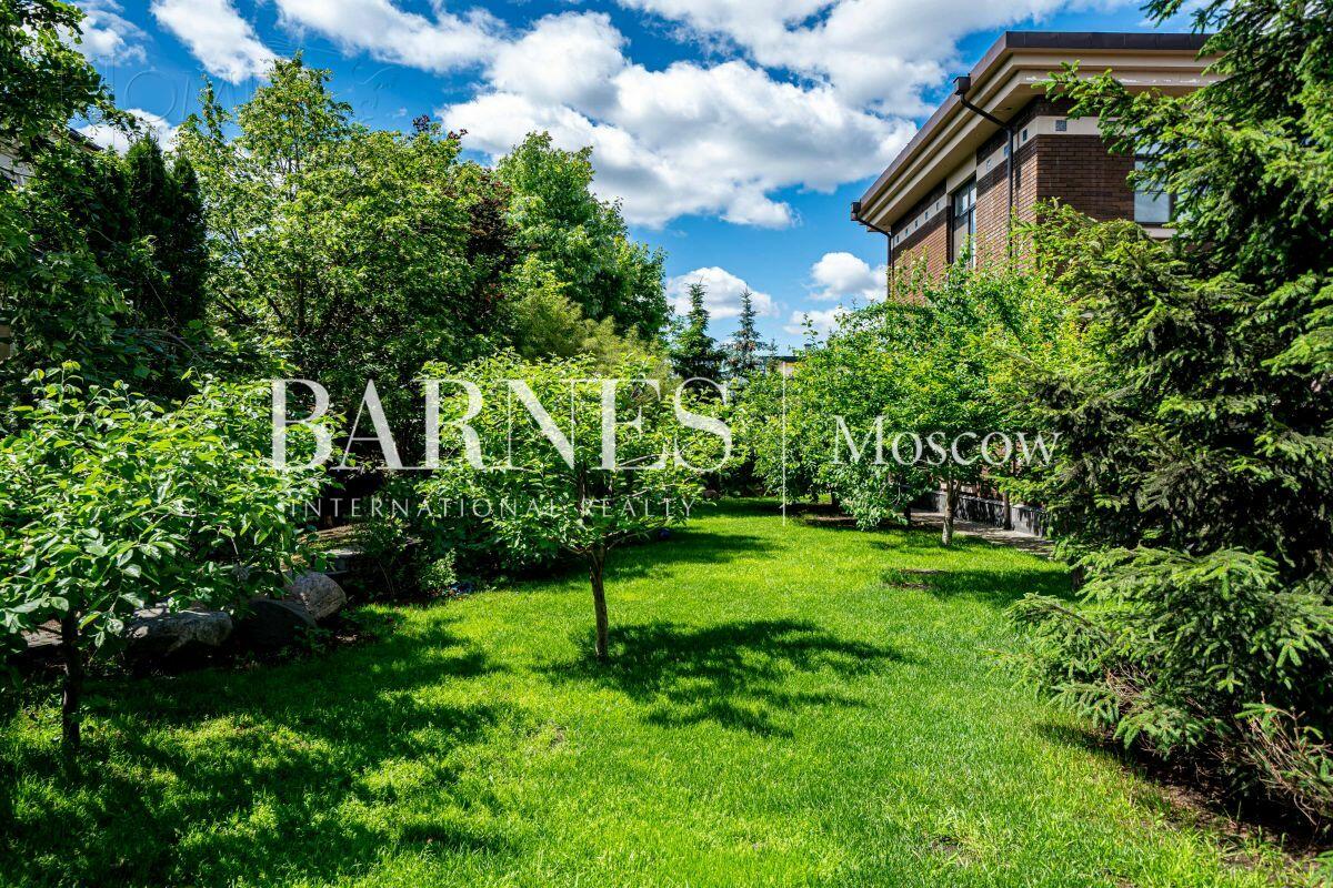 2-этажный коттедж 550 м² с отделкой