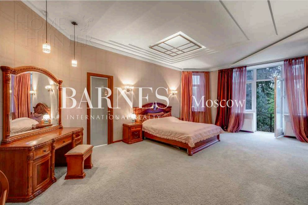 2-этажный коттедж 1 300 м² с отделкой