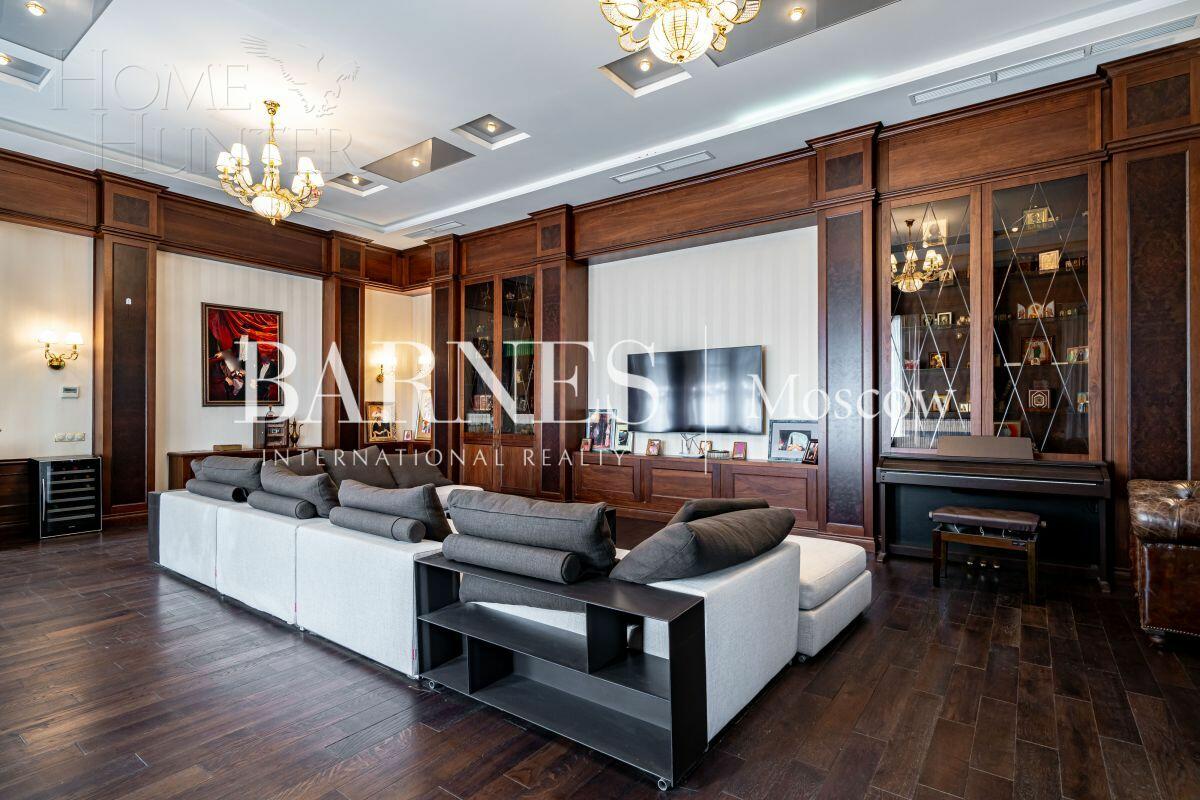 2-этажный коттедж 550 м² с отделкой