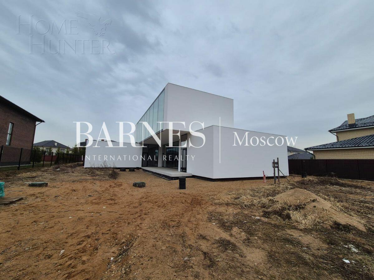 2-этажный коттедж 585 м² без отделки