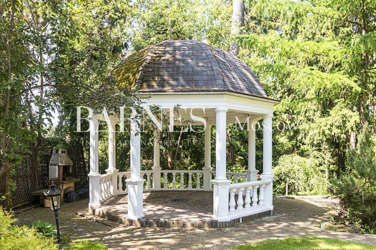 2-этажный коттедж 782.7 м² с отделкой