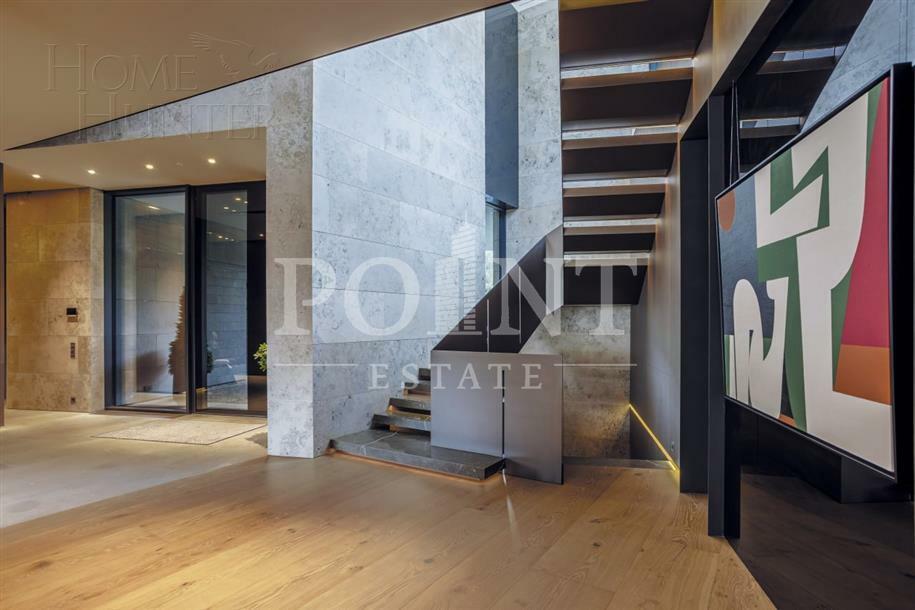 2-этажный коттедж 2 100 м² с отделкой