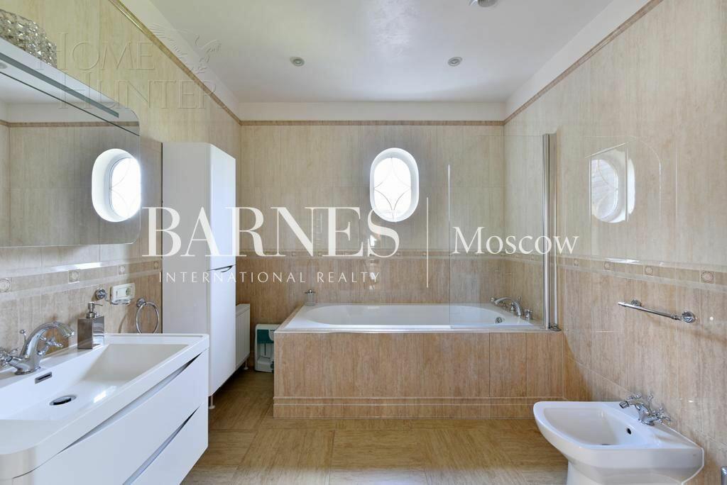 2-этажный коттедж 385 м² с отделкой