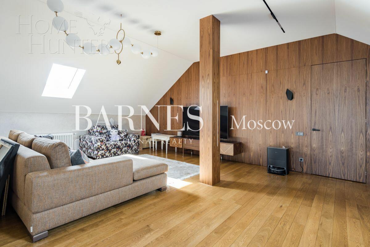 3-этажный коттедж 550 м² с отделкой