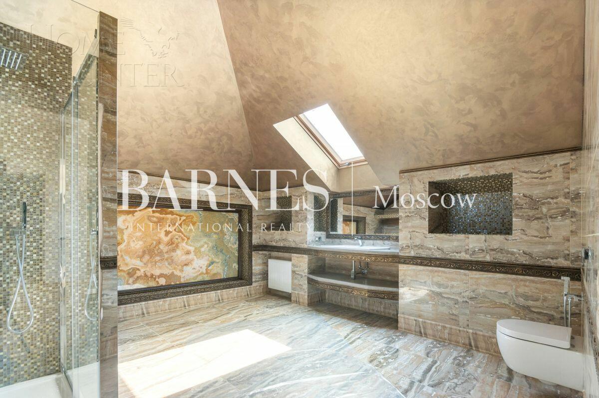 3-этажный коттедж 1 162 м² с отделкой