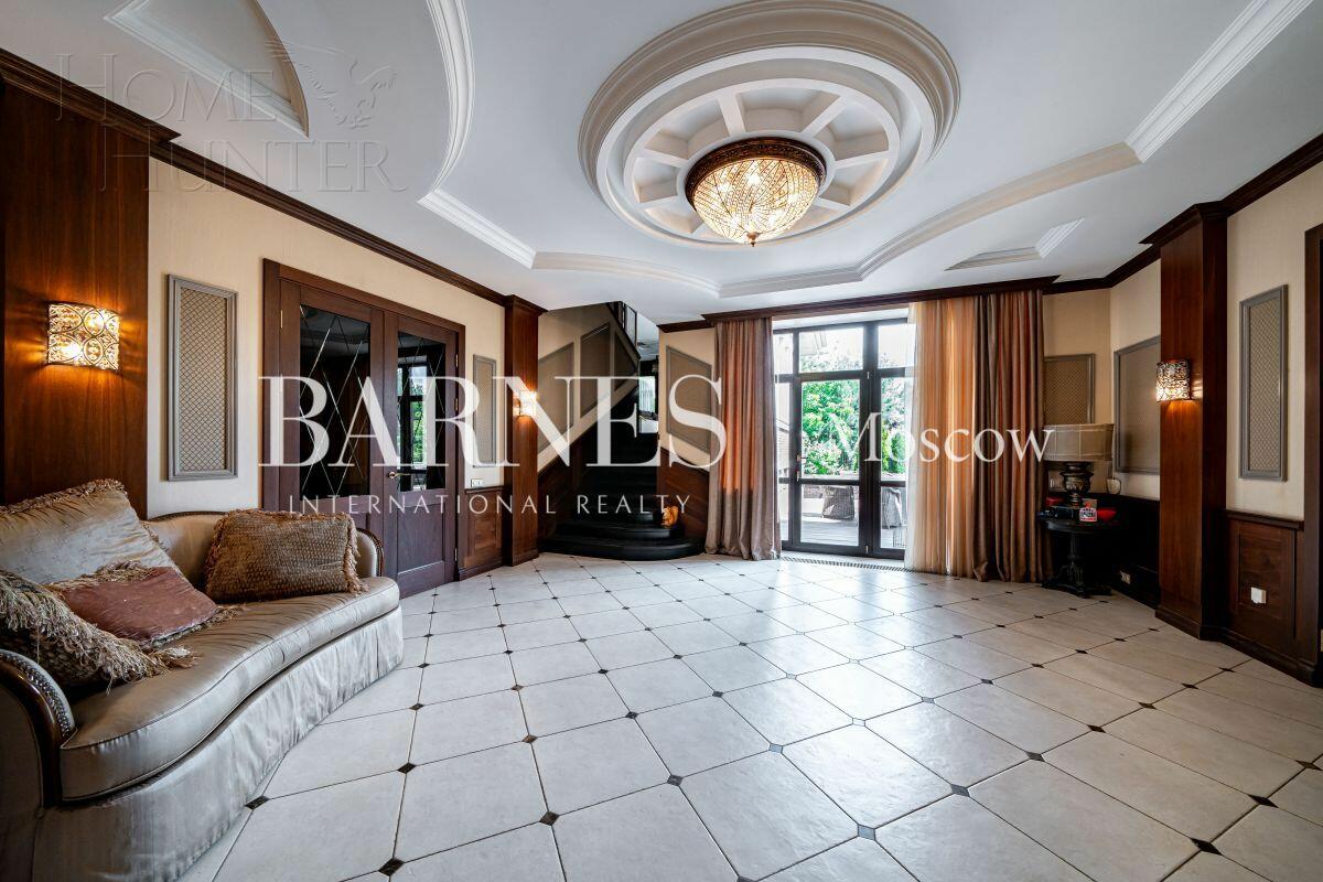 2-этажный коттедж 550 м² с отделкой