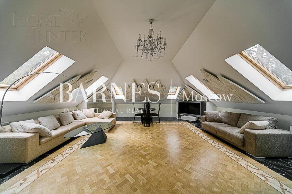 3-этажный коттедж 740 м² с отделкой