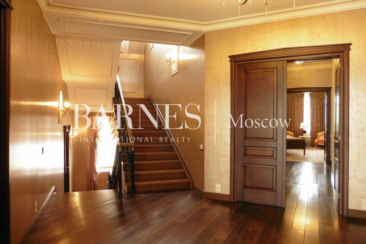 2-этажный коттедж 1 180 м² с отделкой