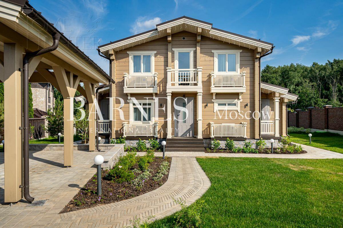 2-этажный коттедж 250 м² с отделкой
