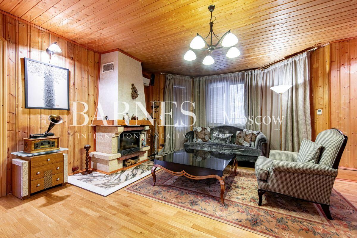 3-этажный коттедж 650 м² с отделкой