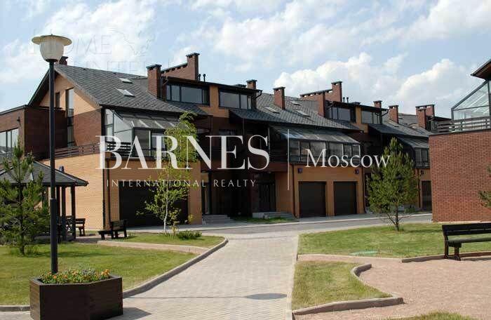 2-этажный таунхаус 280 м² с отделкой