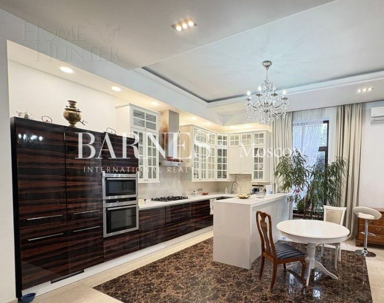 2-этажный коттедж 500 м² с отделкой