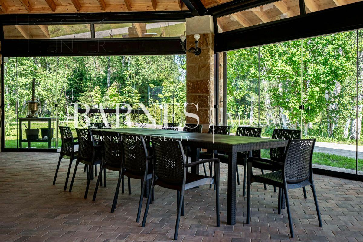 2-этажный коттедж 2 800 м² без отделки