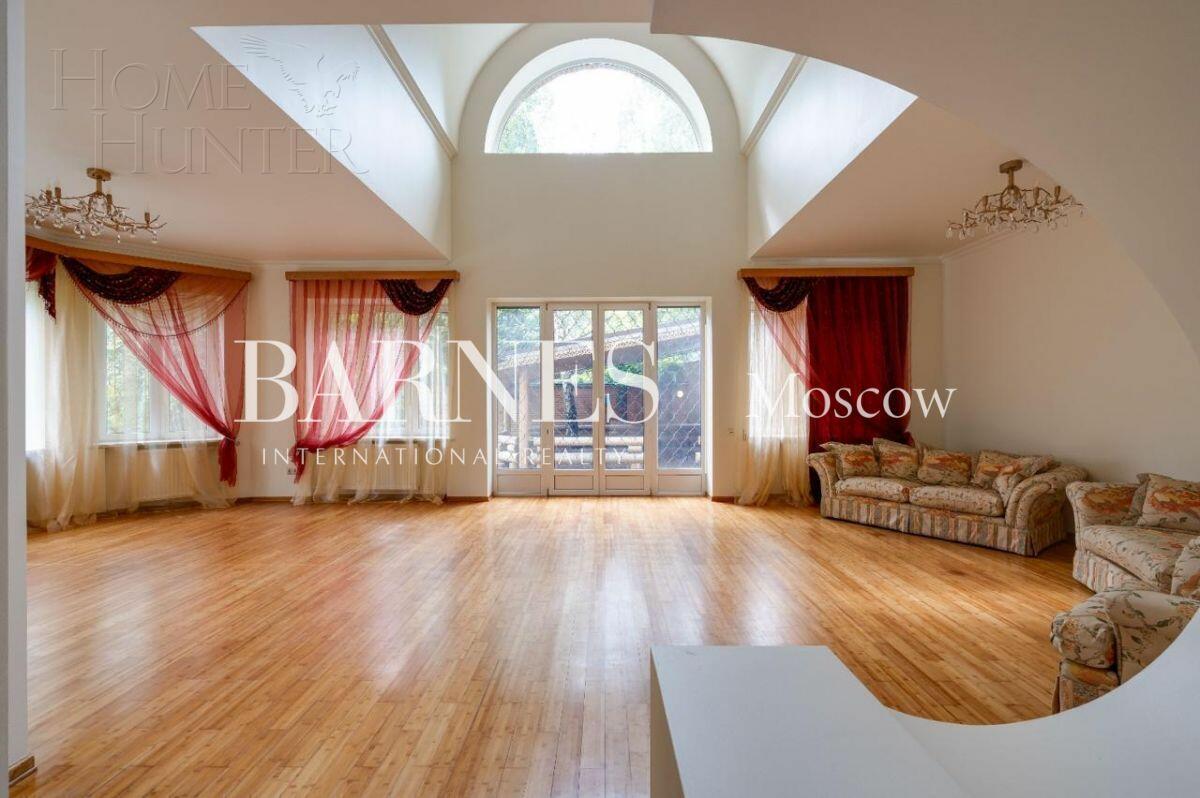 2-этажный коттедж 370 м² с отделкой