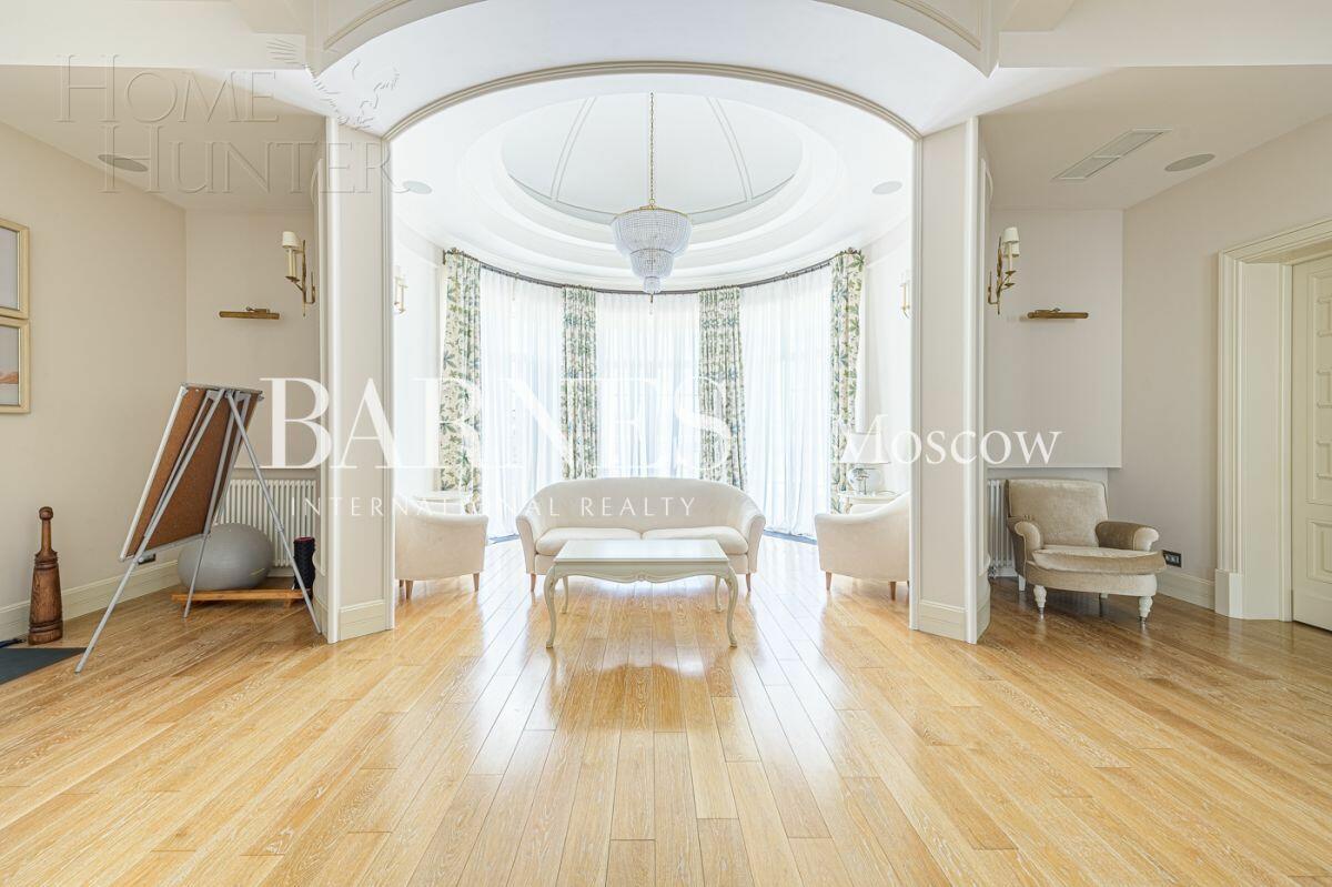 2-этажный коттедж 2 400 м² с отделкой