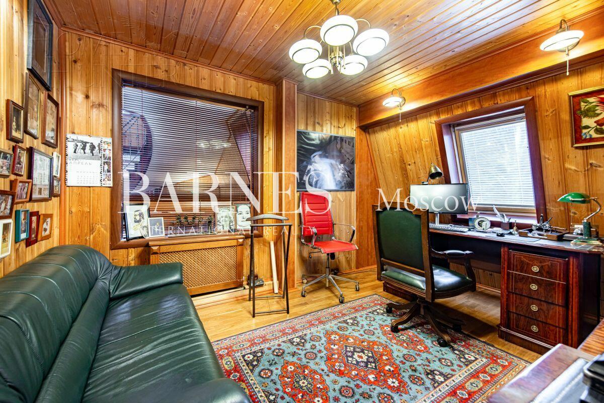 3-этажный коттедж 650 м² с отделкой