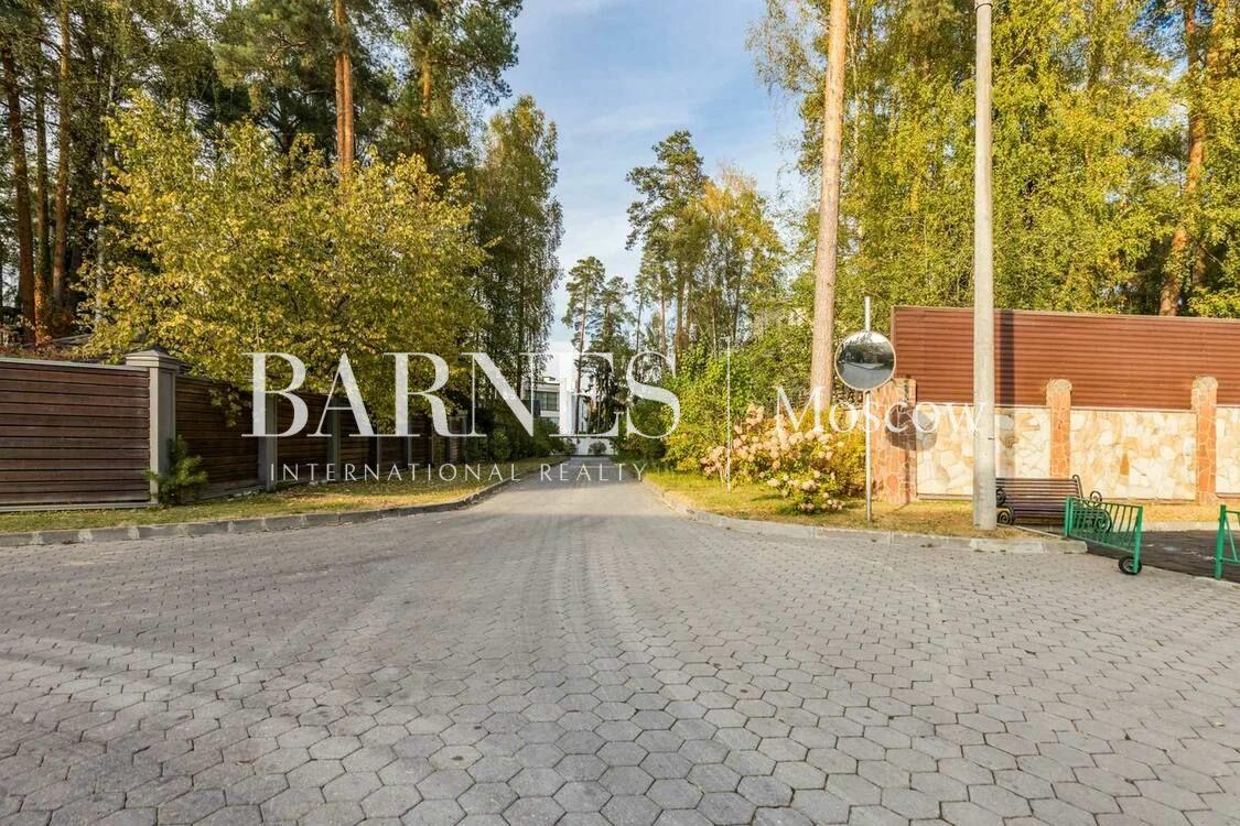 2-этажный коттедж 520 м² без отделки