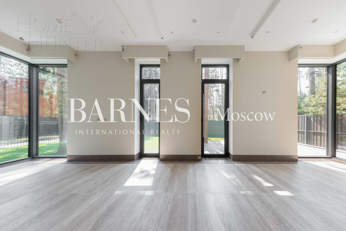 3-этажный коттедж 380 м² с отделкой