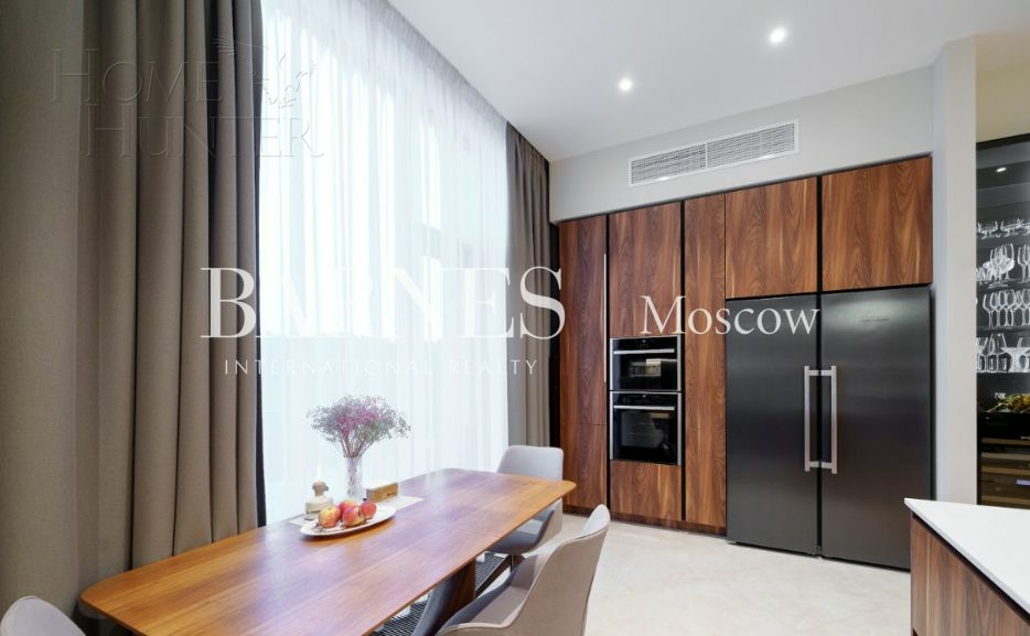 4-этажный таунхаус 278 м² с отделкой