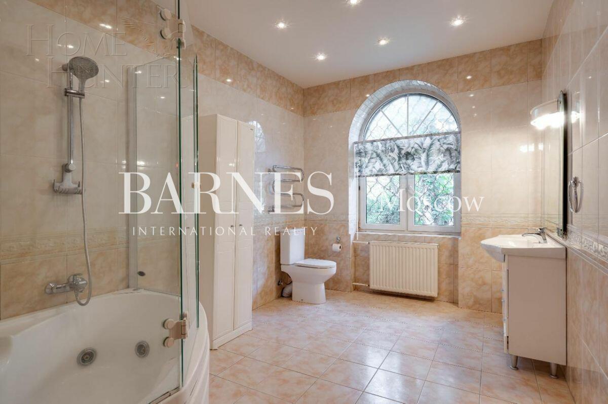 2-этажный коттедж 370 м² с отделкой