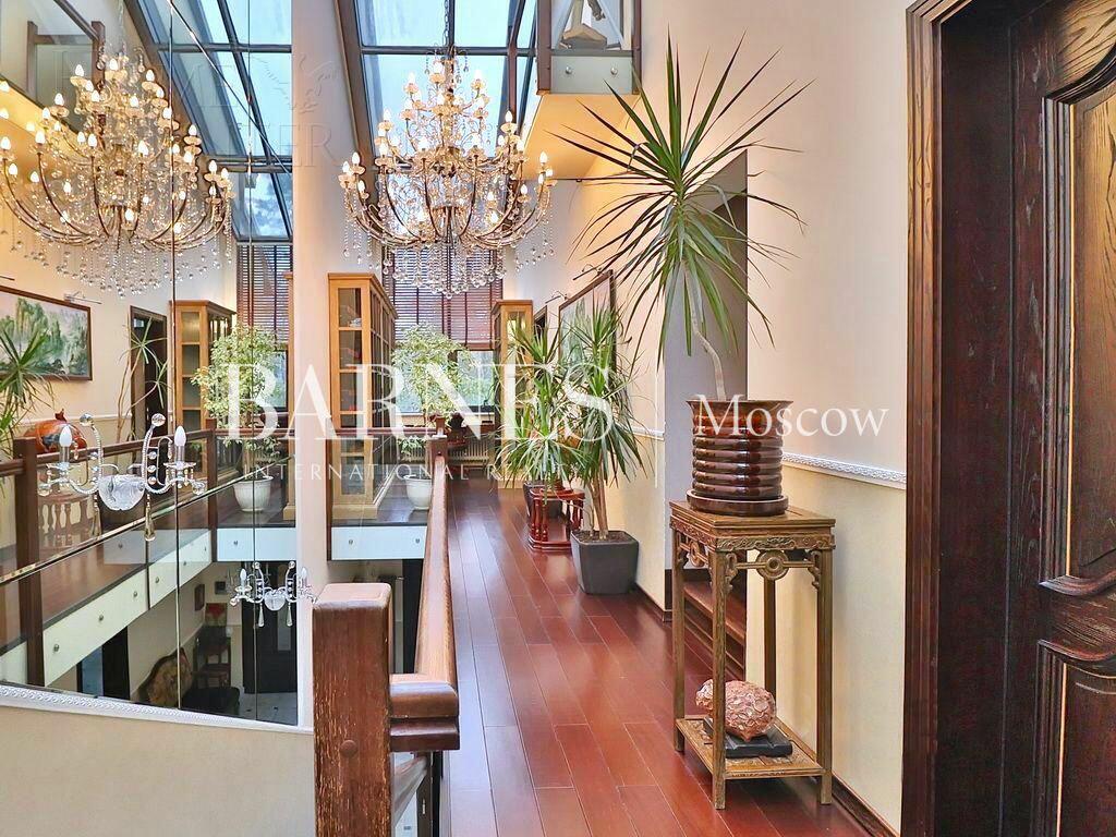 2-этажный таунхаус 330 м² с отделкой