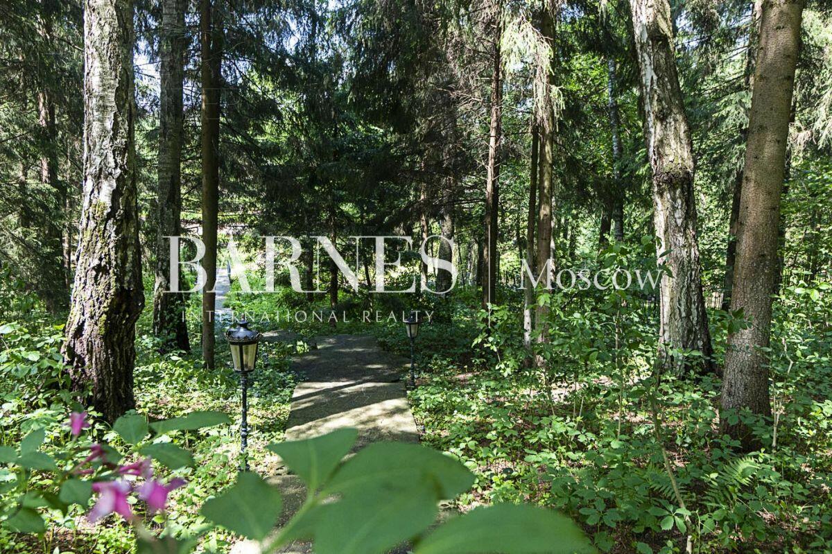 2-этажный коттедж 782.7 м² с отделкой