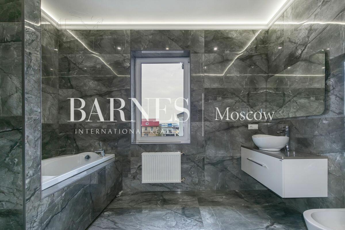 2-этажный коттедж 307 м² с отделкой