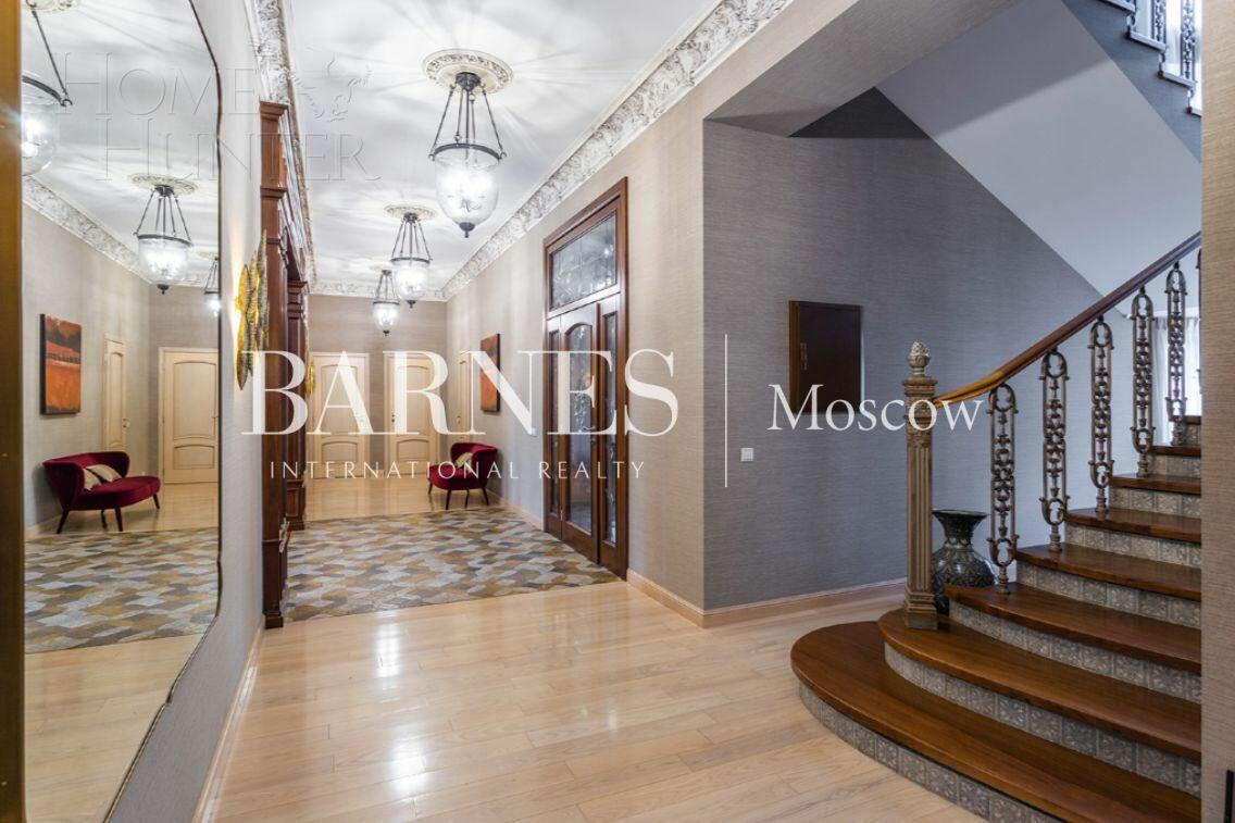 2-этажный коттедж 800 м² с отделкой