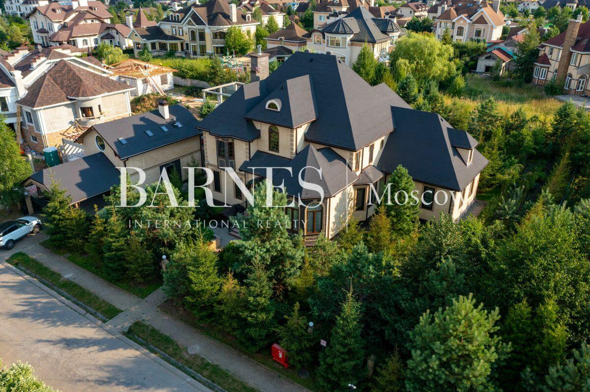 2-этажный коттедж 385 м² с отделкой