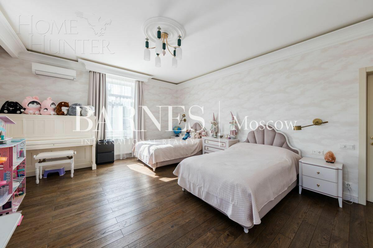 3-этажный коттедж 550 м² с отделкой