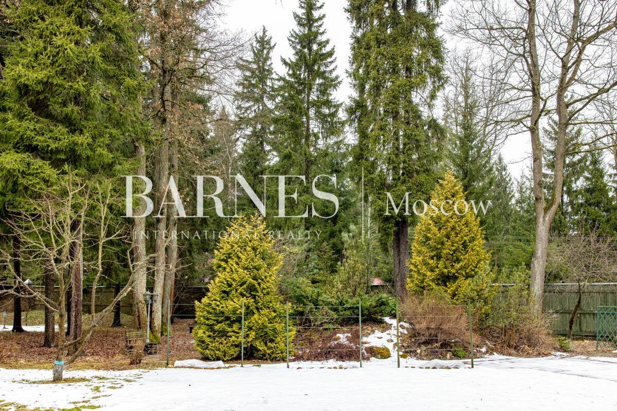 3-этажный коттедж 650 м² с отделкой