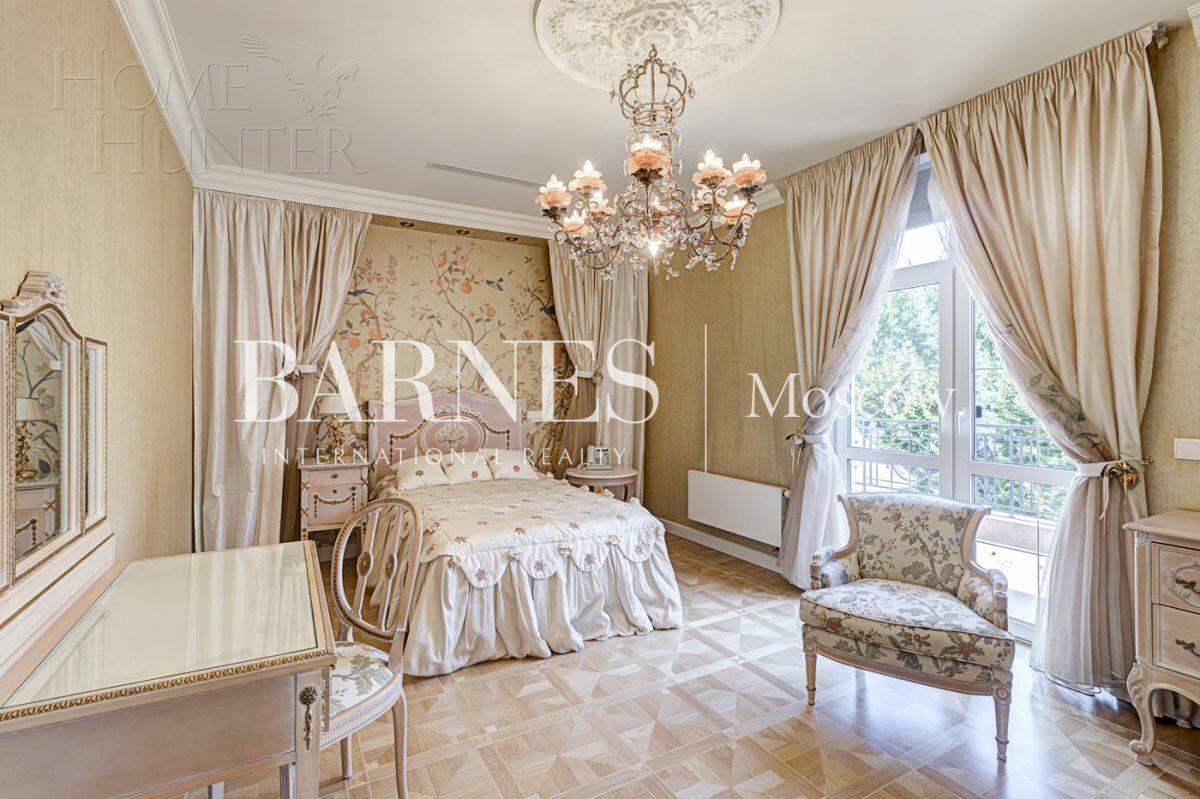 2-этажный коттедж 782.7 м² с отделкой