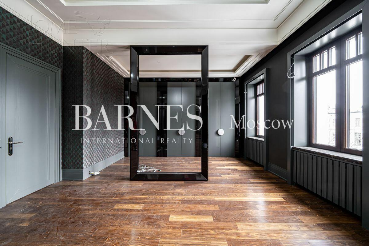 2-этажный коттедж 1 244 м² с отделкой