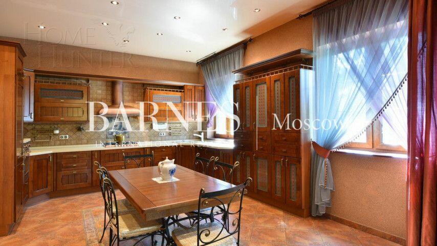 2-этажный коттедж 1 500 м² с отделкой