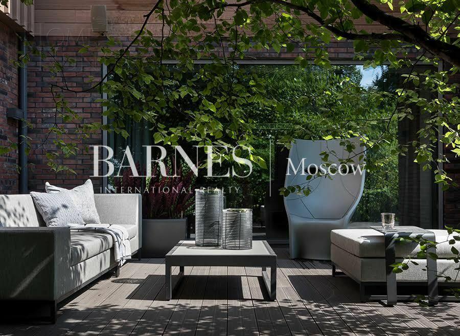 3-этажный коттедж 750 м² с отделкой