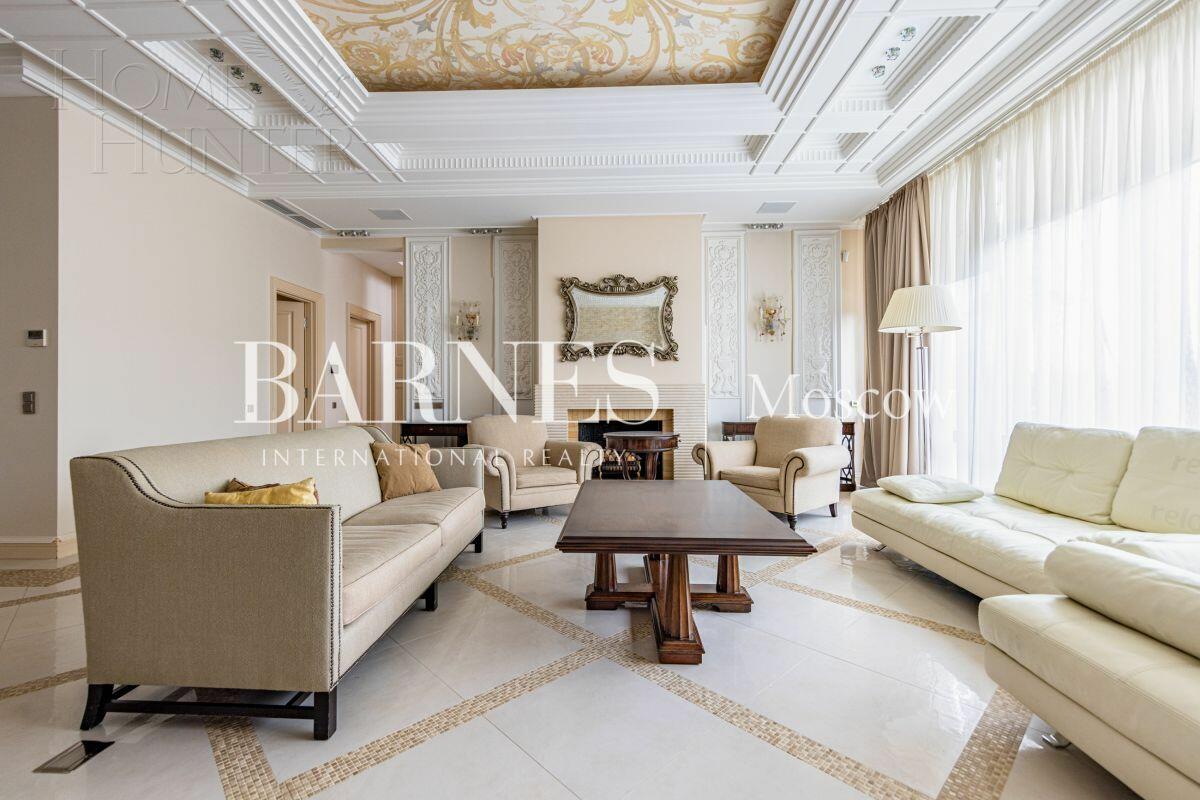 3-этажный таунхаус 430 м² с отделкой