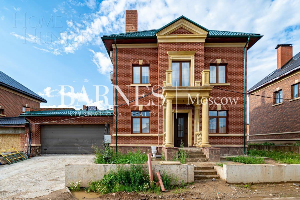 2-этажный коттедж 335 м² с отделкой