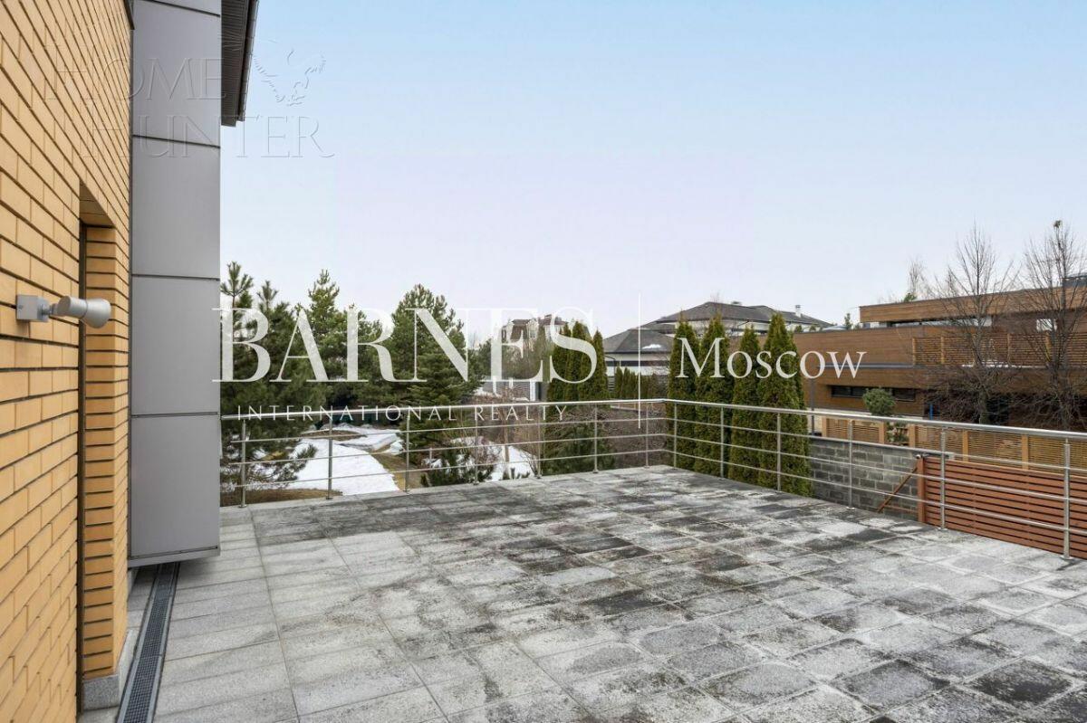 3-этажный коттедж 980 м² с отделкой