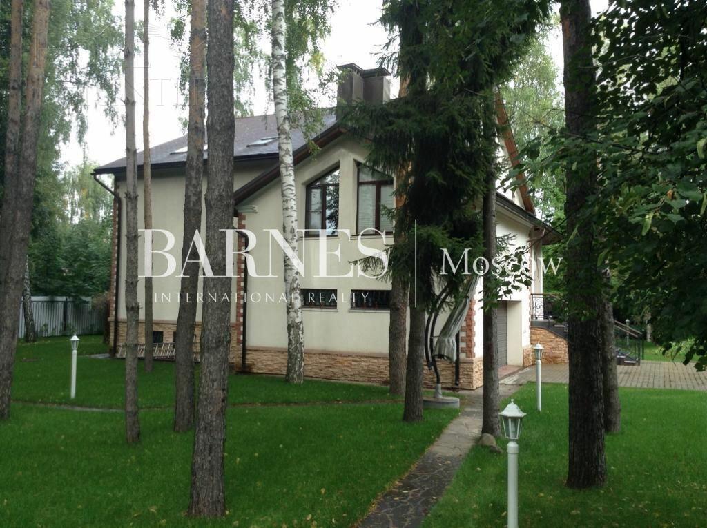 3-этажный коттедж 400 м² с отделкой