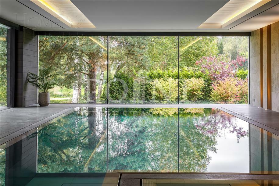 2-этажный коттедж 2 100 м² с отделкой