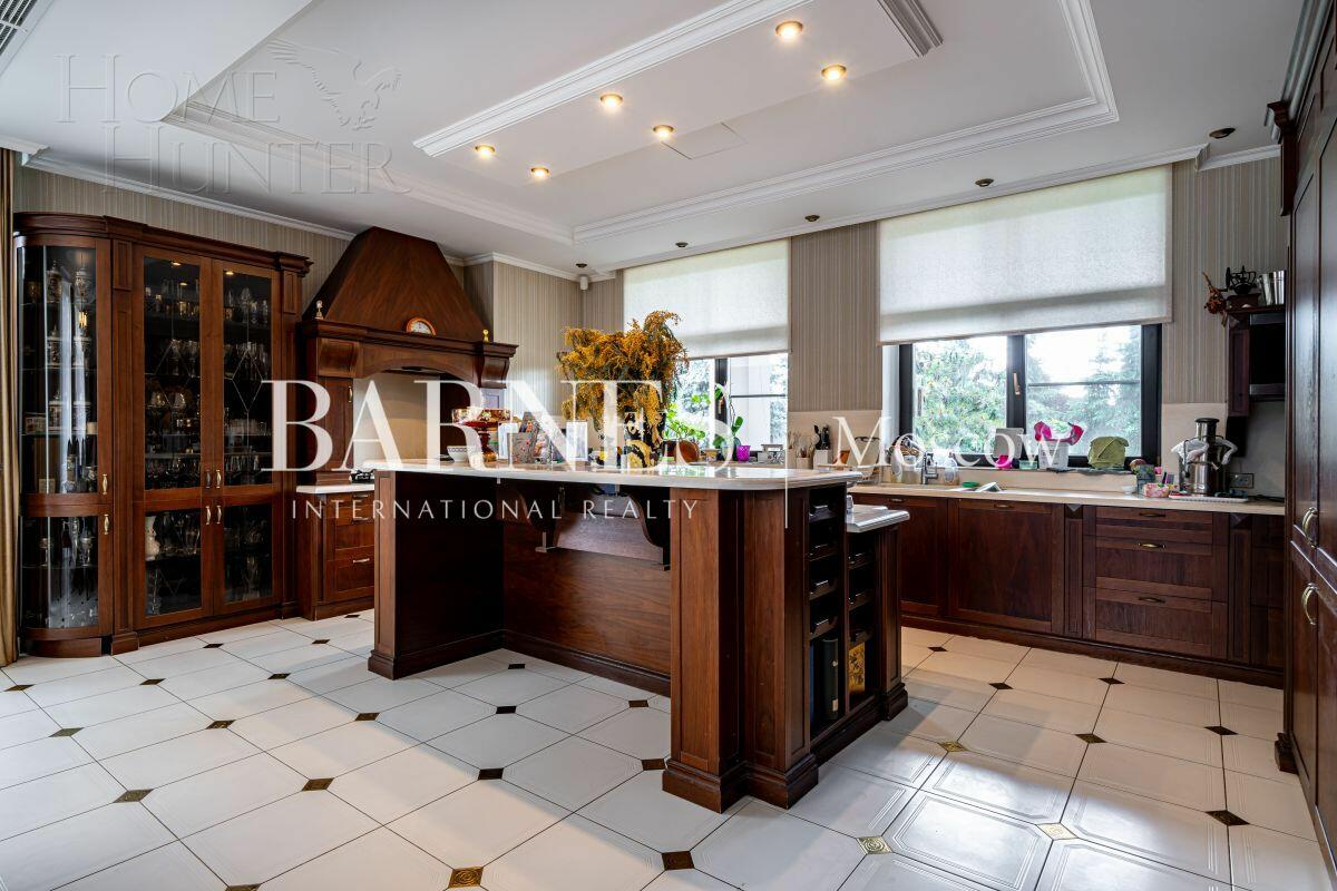 2-этажный коттедж 550 м² с отделкой