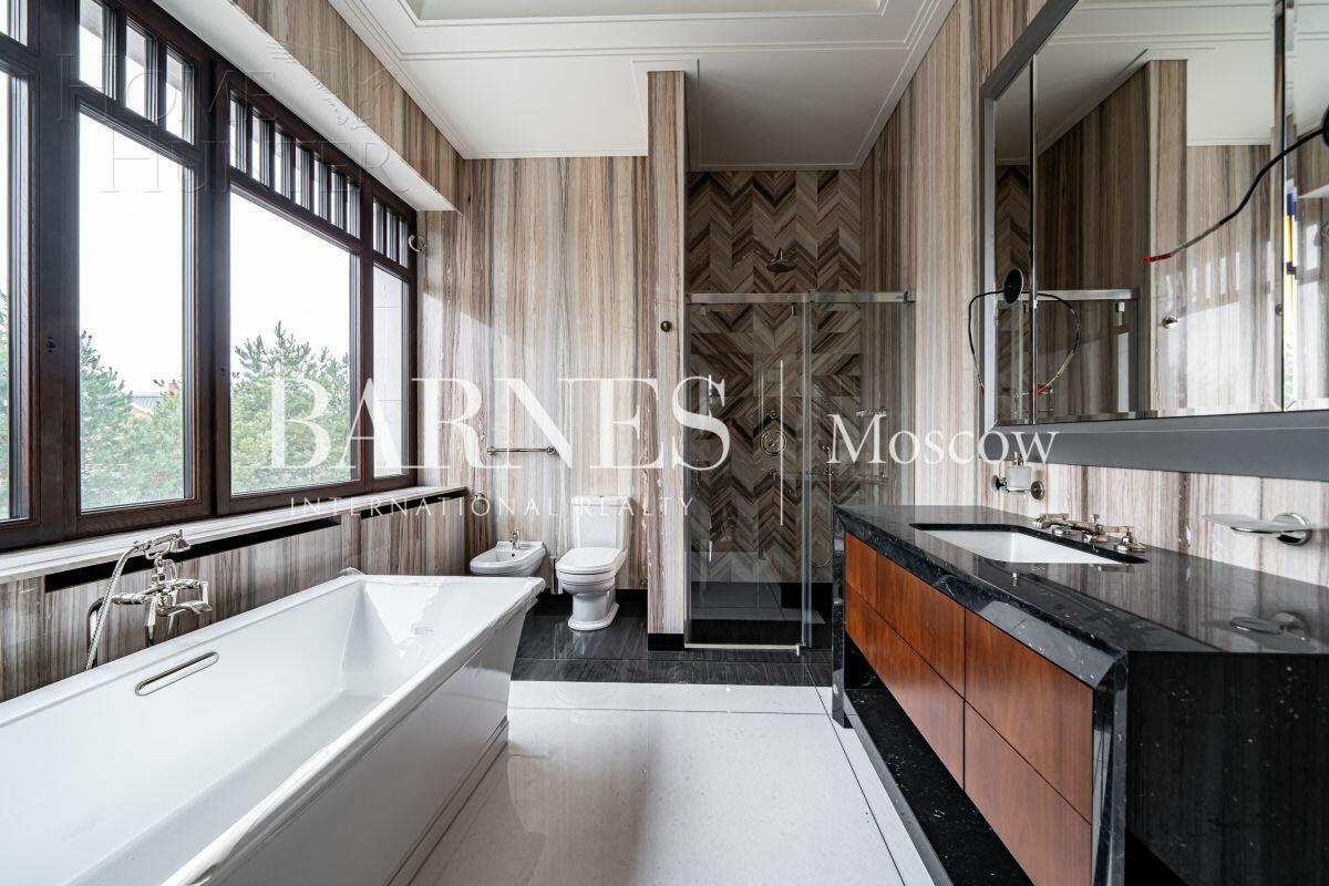 2-этажный коттедж 1 244 м² с отделкой