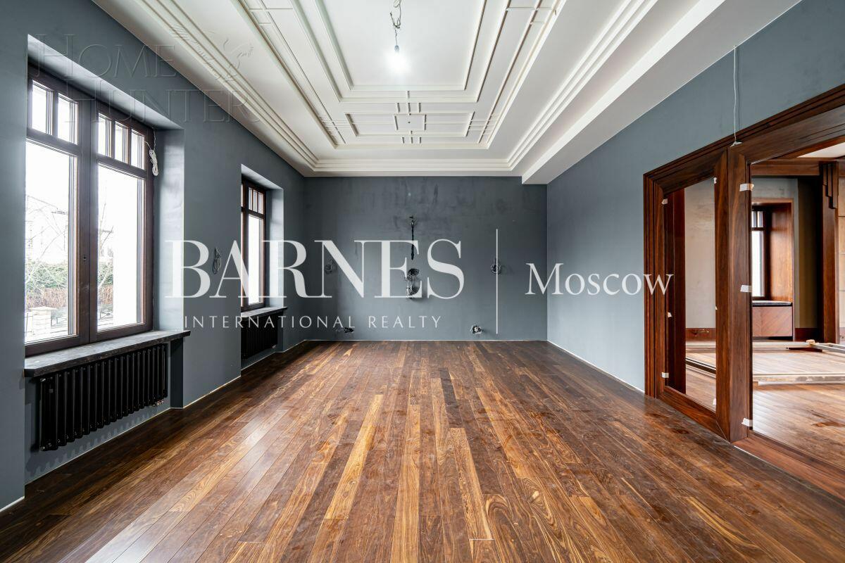 2-этажный коттедж 1 244 м² с отделкой