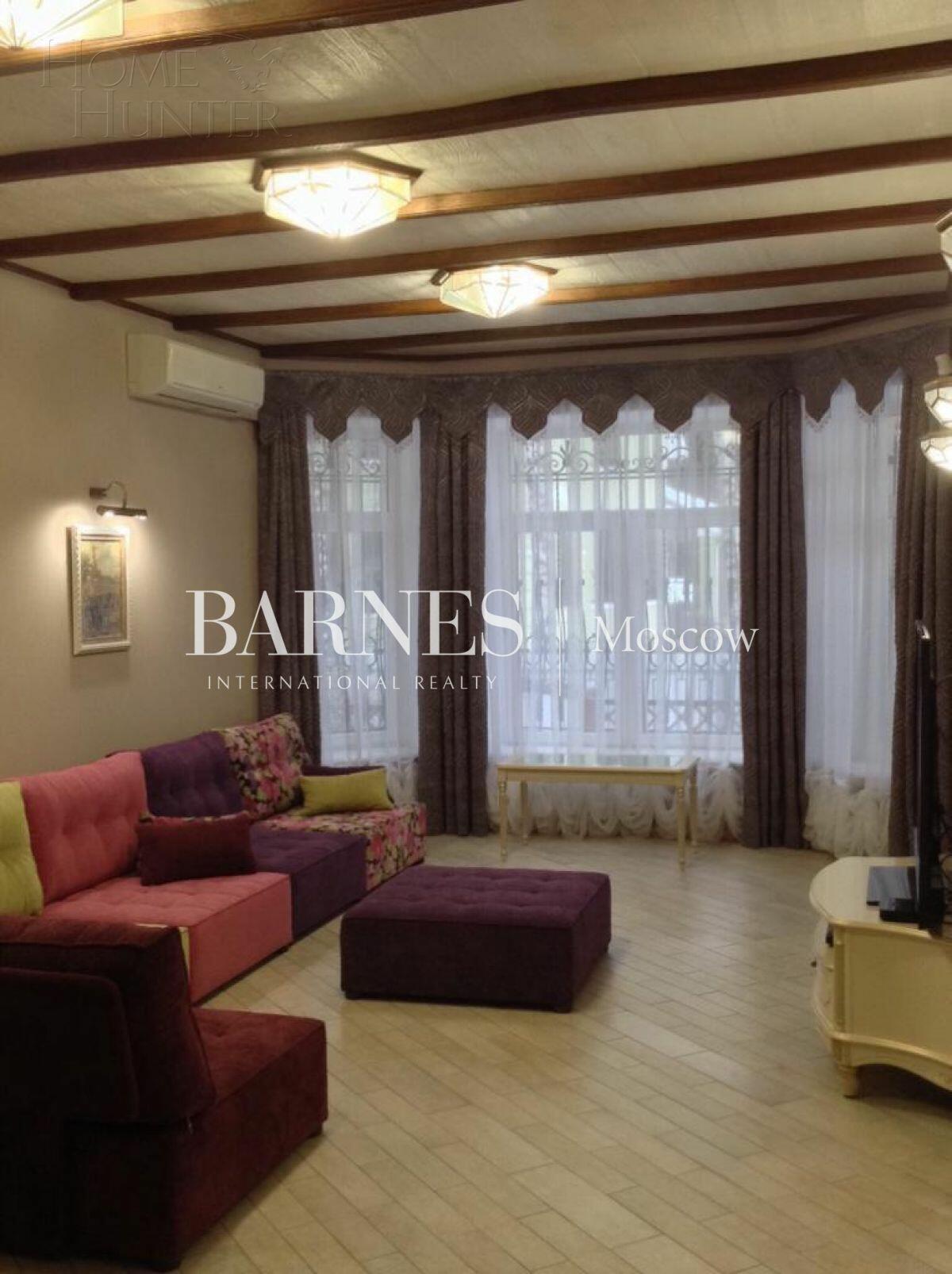 3-этажный коттедж 400 м² с отделкой