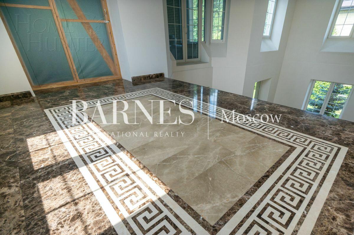 3-этажный коттедж 1 162 м² с отделкой